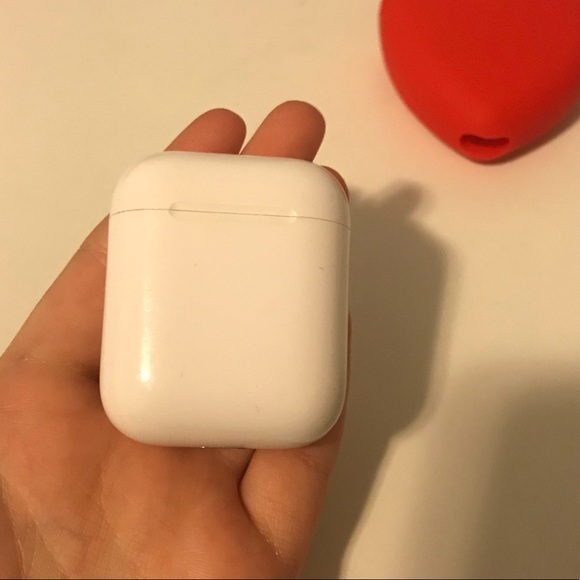 airpods second gen! - Picture 6 of 8